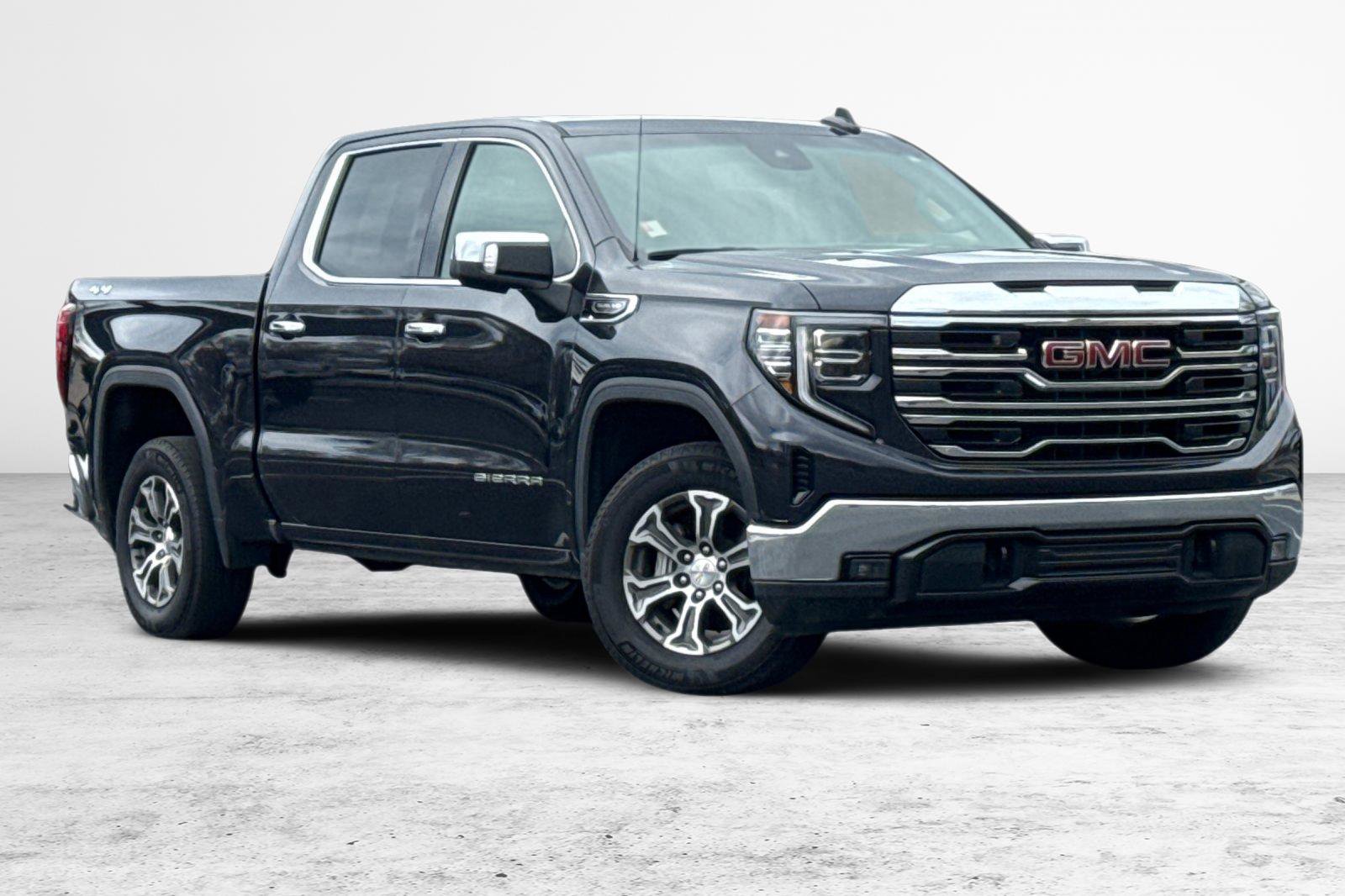 Used 2025 GMC Sierra 1500 SLT image 2