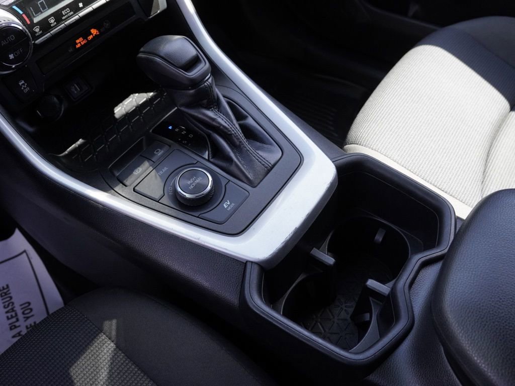 Used 2023 Toyota RAV4 LE AWD/4WD image 18