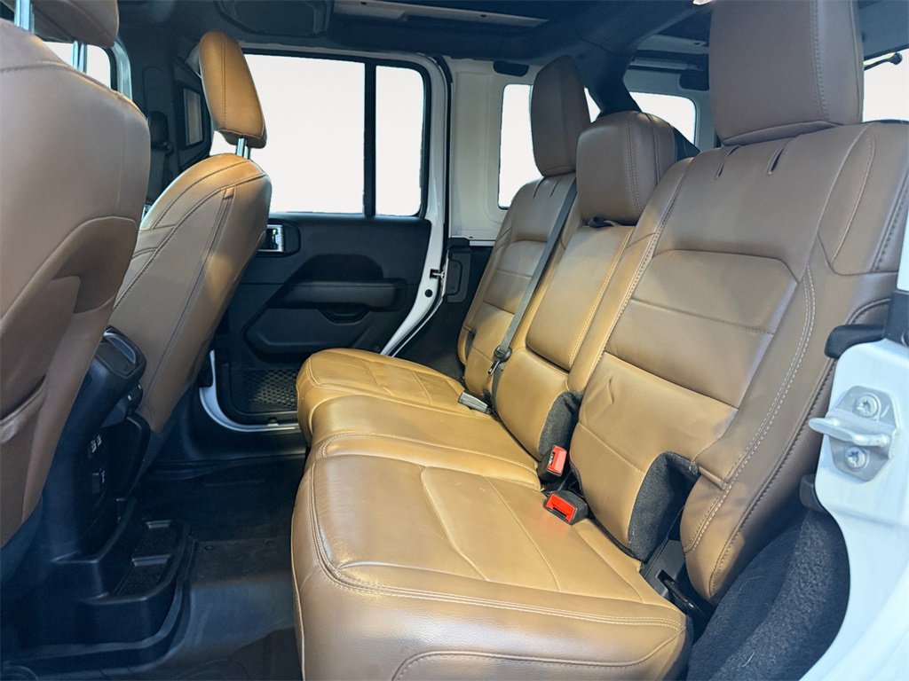 Used 2020 Jeep Wrangler Unlimited Sahara image 13
