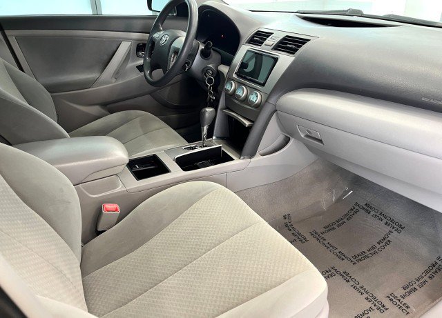Used 2009 Toyota Camry LE image 16