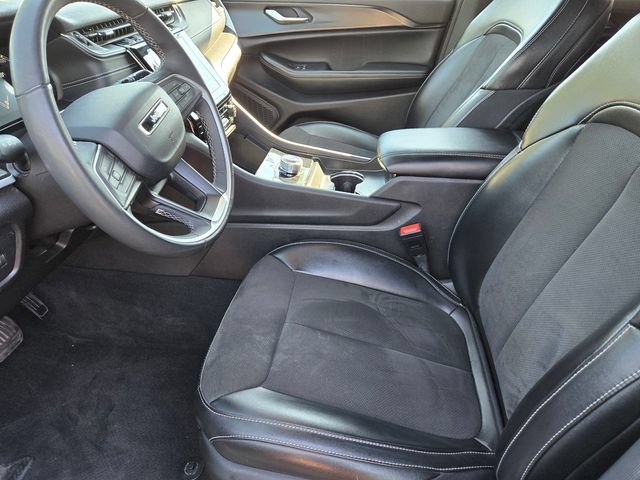 Used 2024 Jeep Grand Cherokee Altitude AWD/4WD image 13