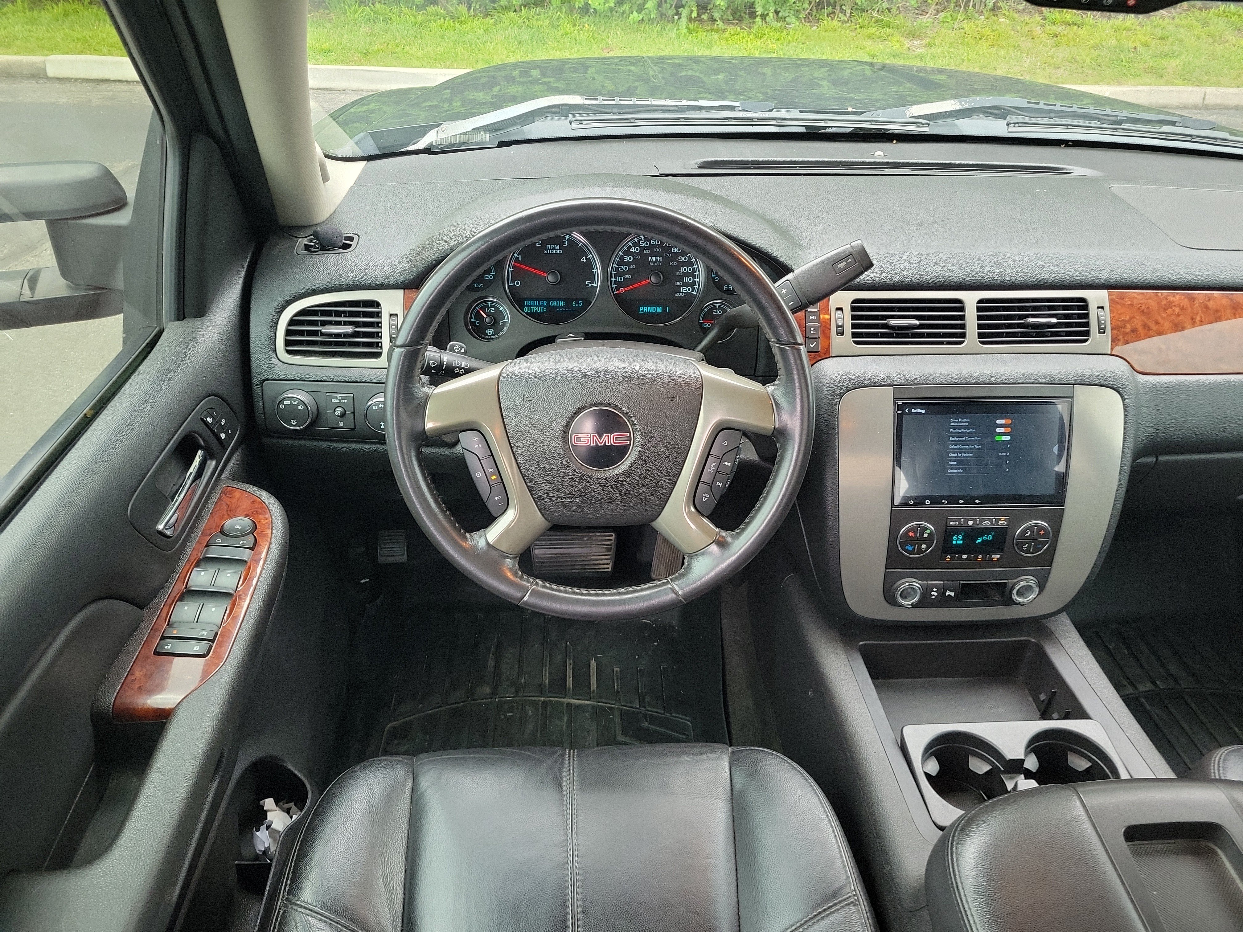 Used 2009 GMC Sierra 3500 SLT w/ SLT Convenience Package AWD/4WD image 9