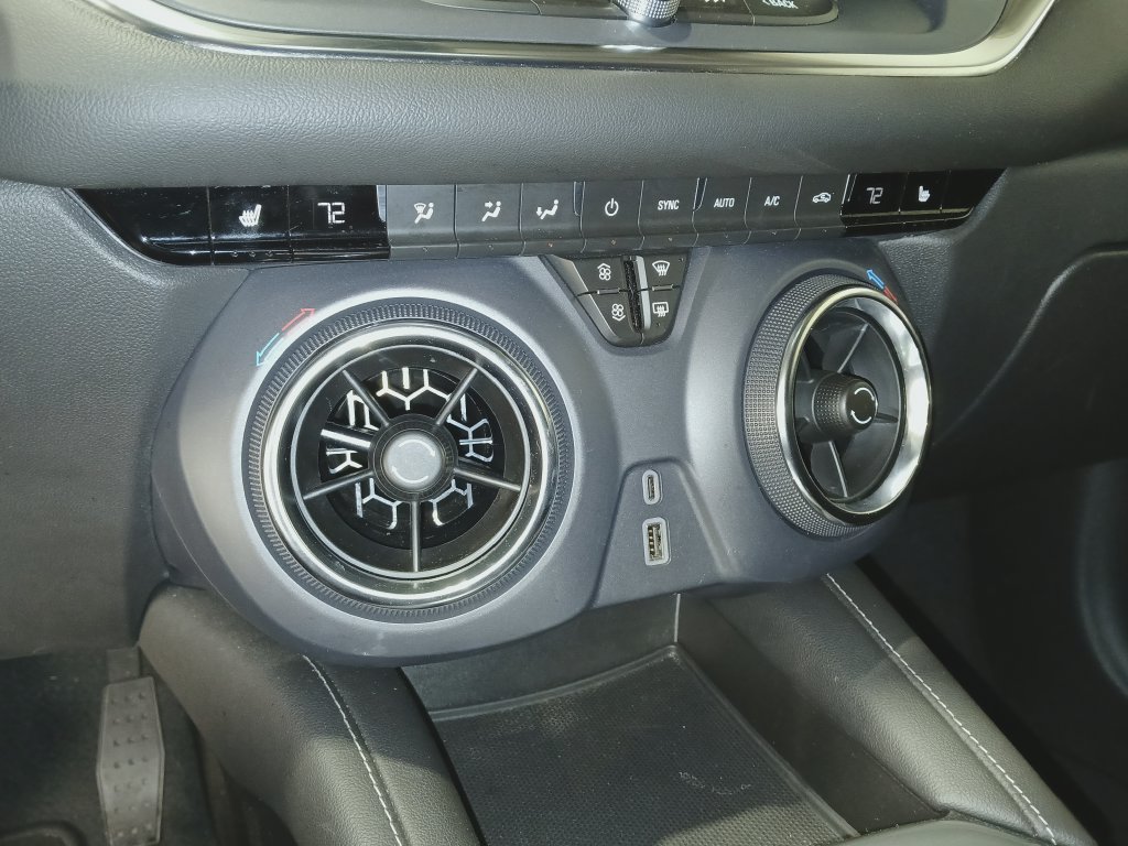 Used 2025 Chevrolet Blazer LT FWD image 20