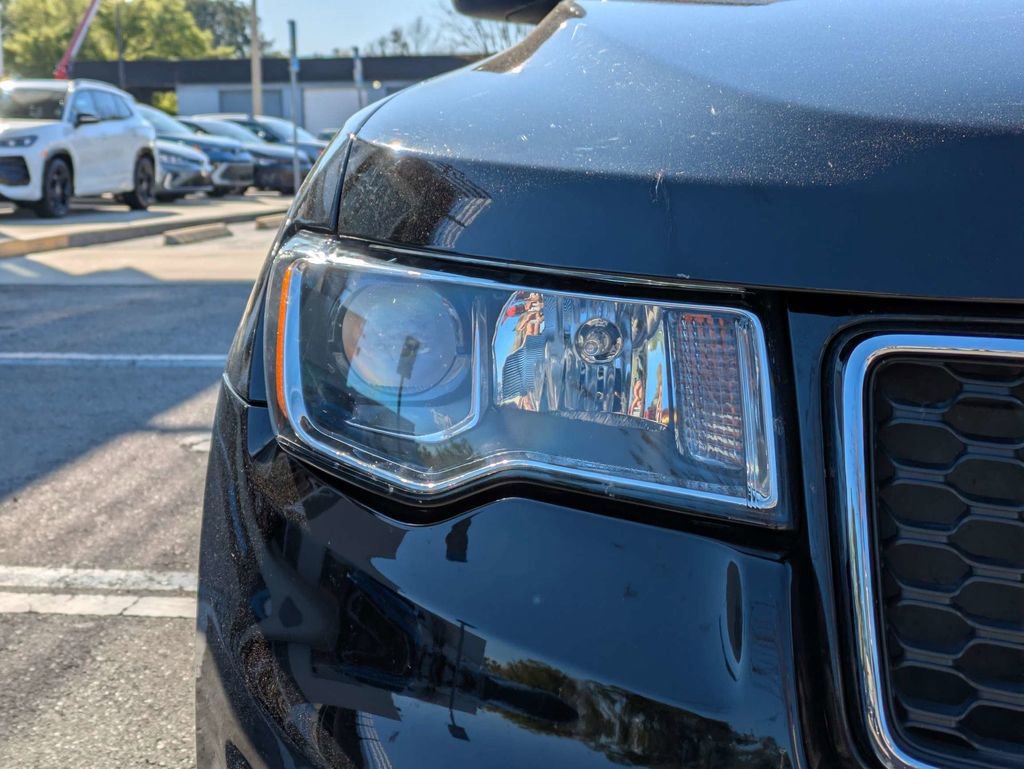 Used 2021 Jeep Grand Cherokee Laredo AWD/4WD image 10