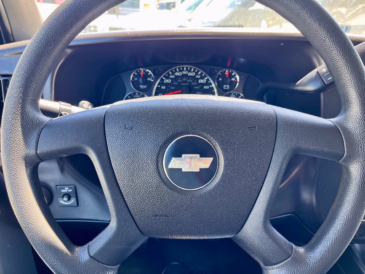 Used 2013 Chevrolet Express 2500 RWD image 9