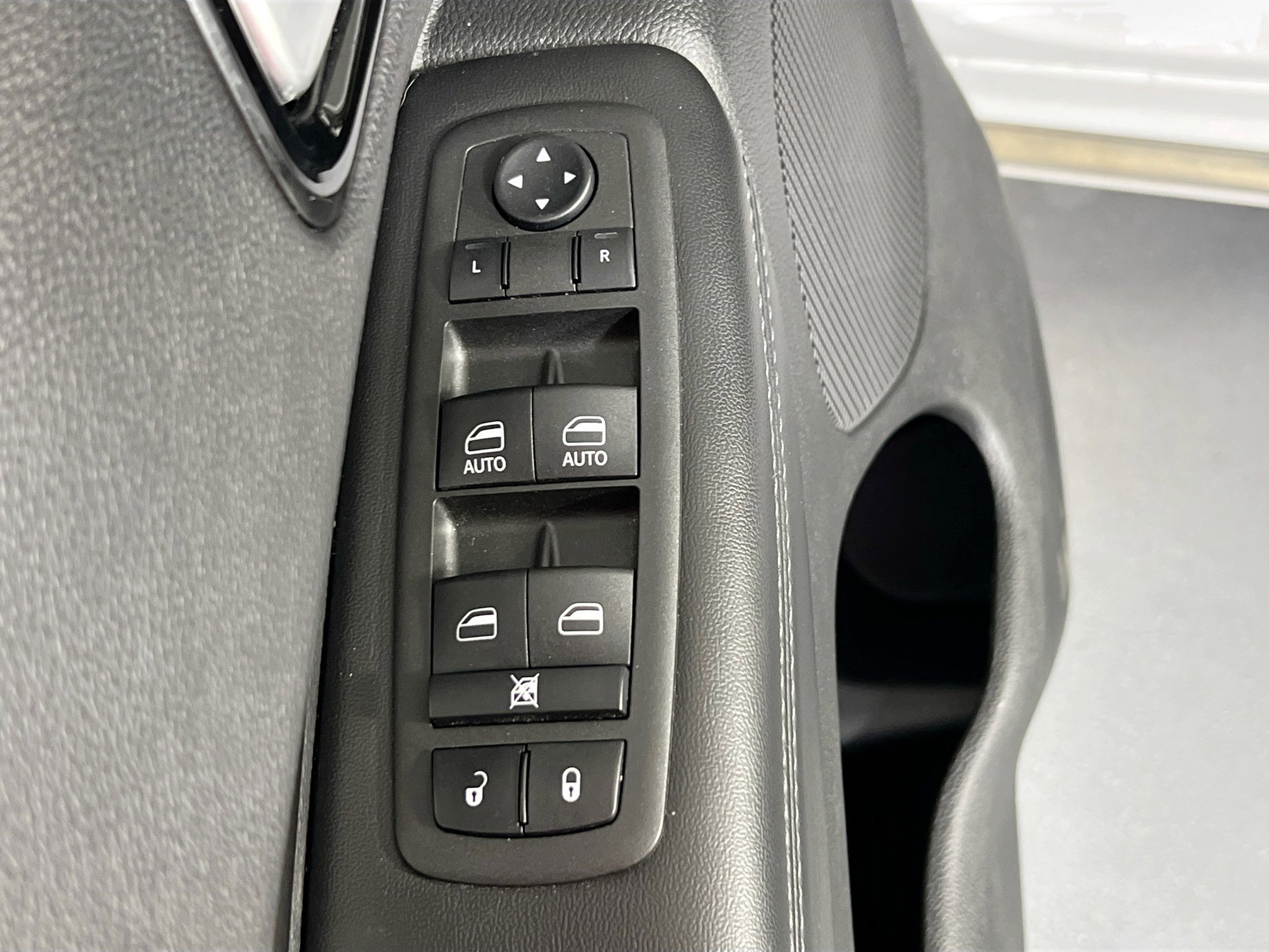 Used 2022 Dodge Durango SXT w/ Anodized Platinum Package image 17