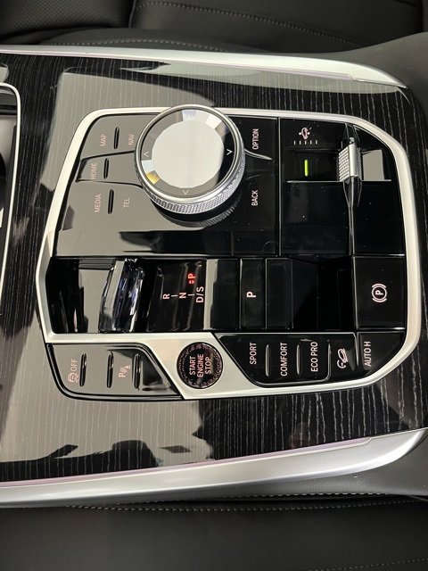New 2026 BMW X7 M60i image 18