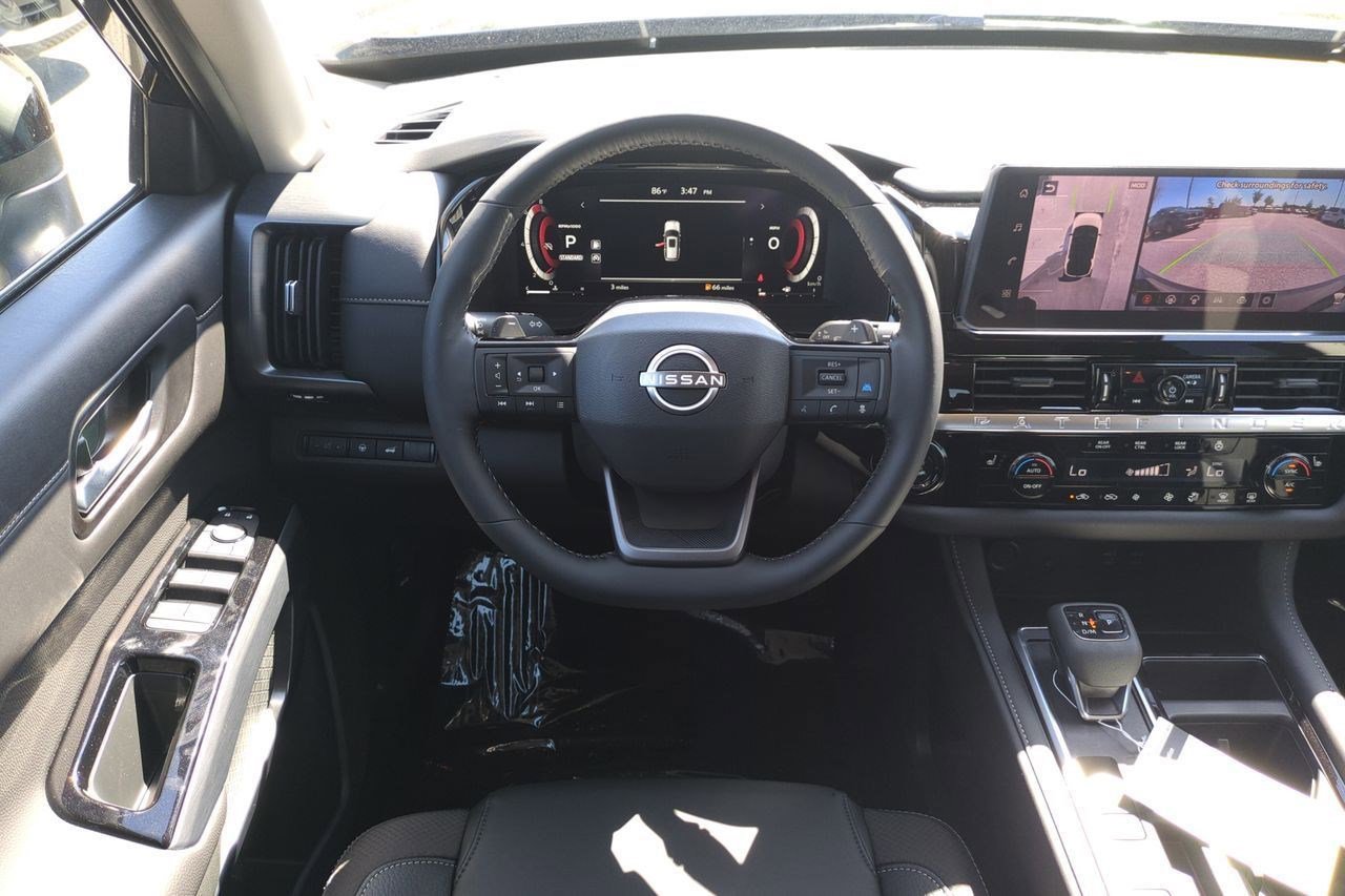 New 2026 Nissan Pathfinder SL w/ SL Premium Package FWD image 30
