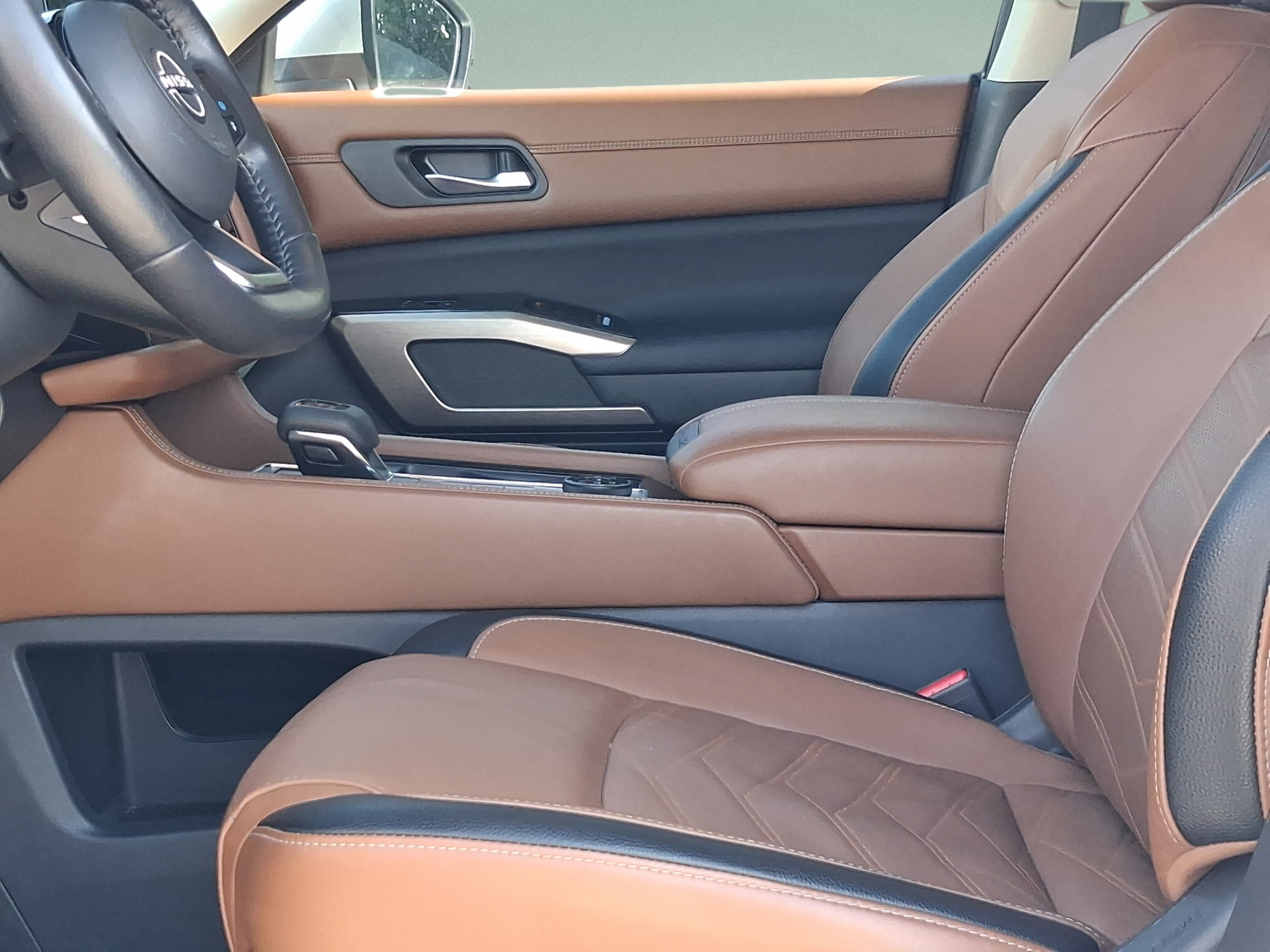 Used 2023 Nissan Pathfinder Platinum AWD/4WD image 10