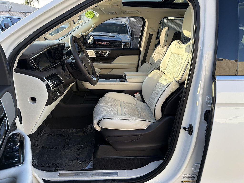 Used 2023 Lincoln Navigator L Black Label AWD/4WD image 19