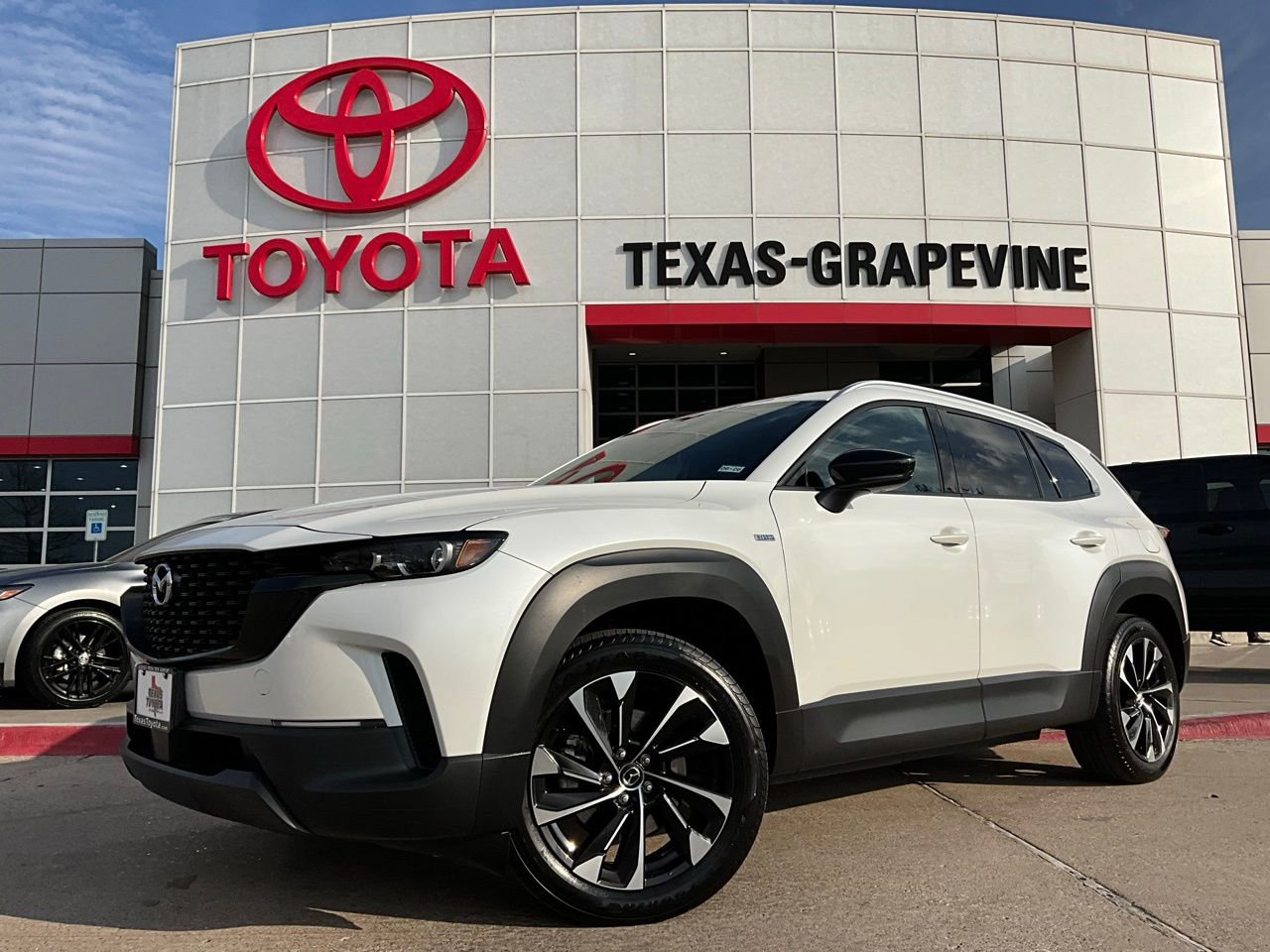 Used 2025 MAZDA CX-50 2.5 Hybrid w/ Premium Plus Pkg image 2