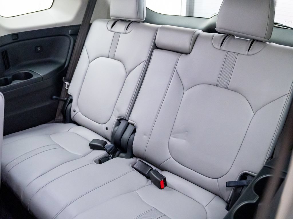 Used 2025 Honda Pilot EX-L image 18