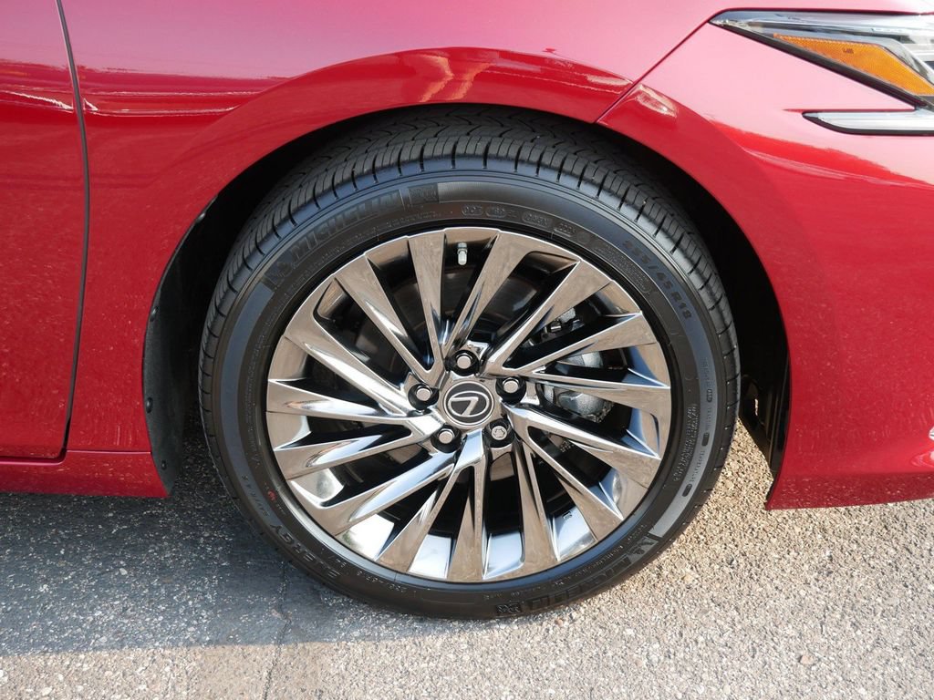 Certified 2025 Lexus ES 350 Ultra Luxury w/ Accessory Package (Z2) FWD image 8