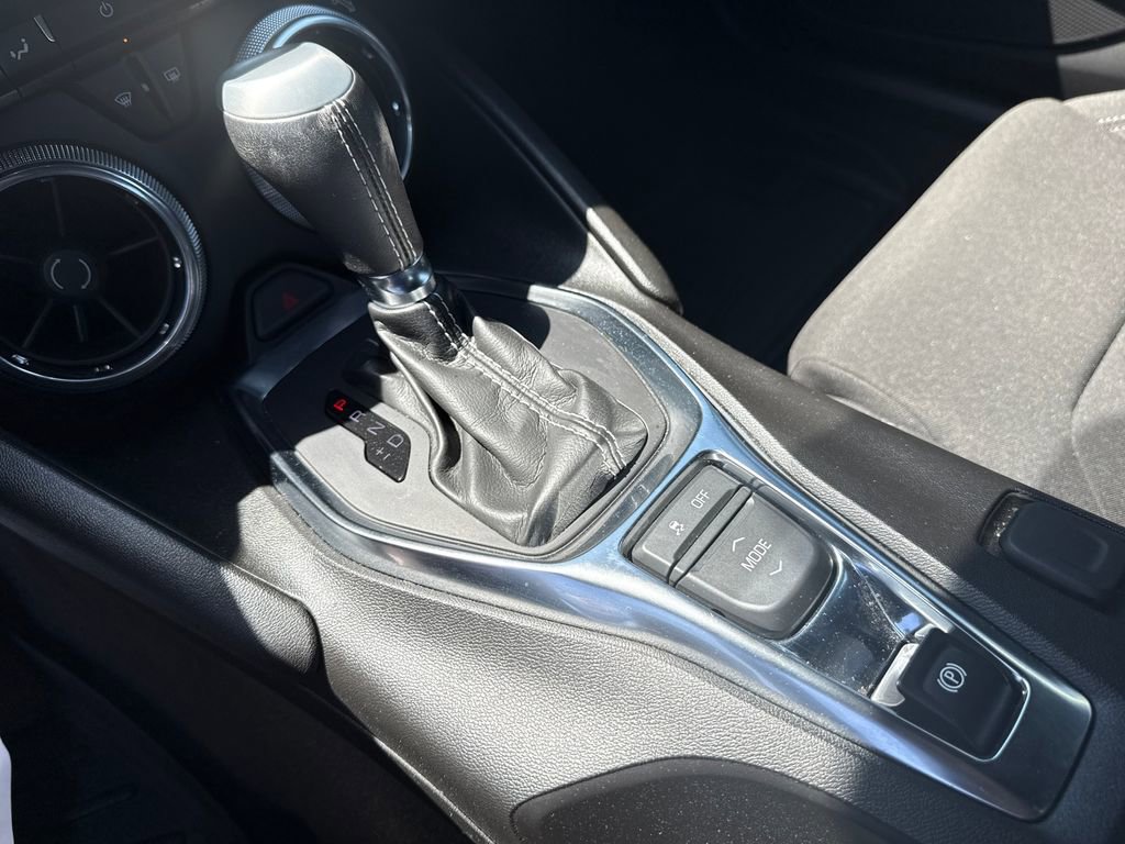 Used 2022 Chevrolet Camaro LT RWD image 27