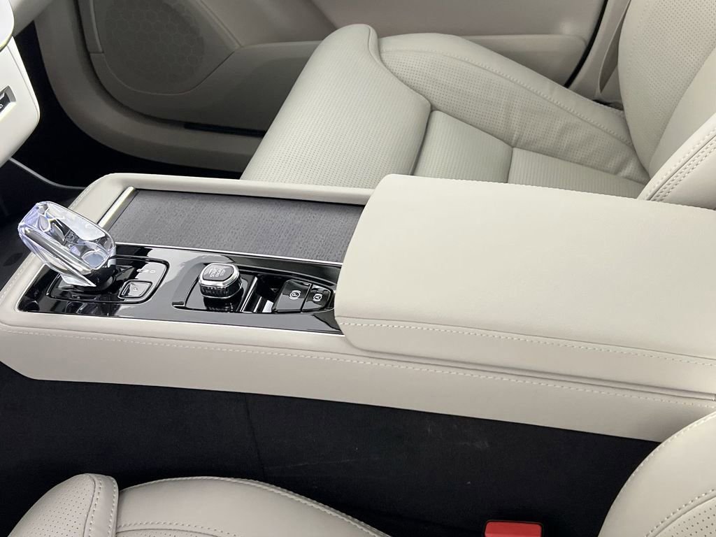 New 2026 Volvo XC90 T8 Ultra w/ Protection Package Premier image 20