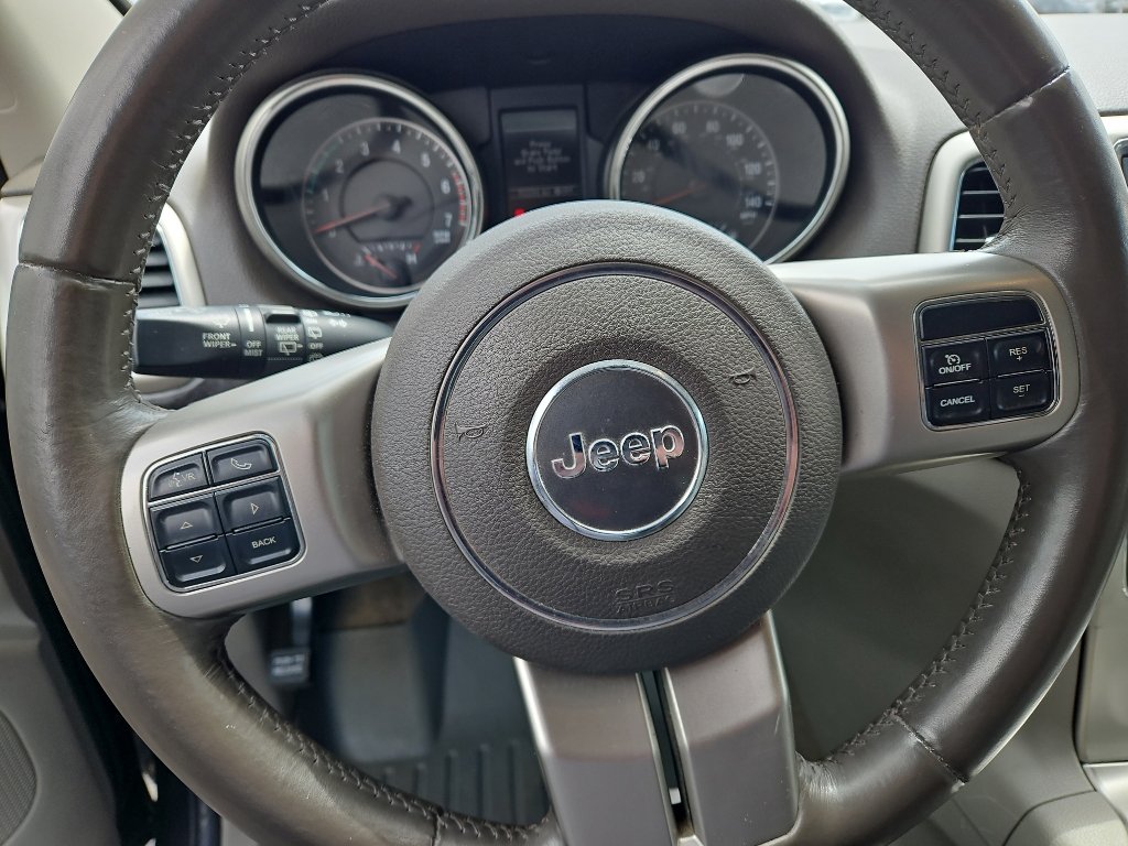Used 2011 Jeep Grand Cherokee Laredo AWD/4WD image 10