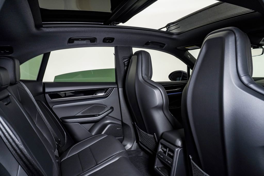 Certified 2025 Porsche Macan 4S Electric image 15