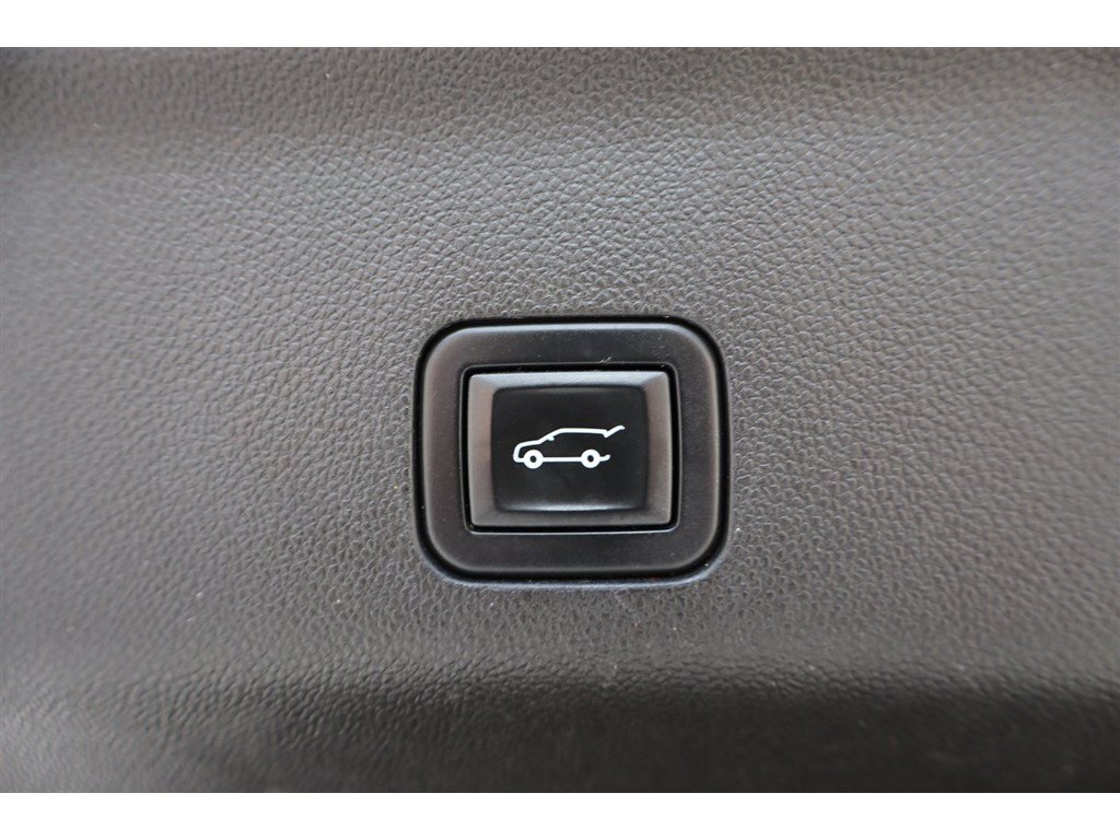 Used 2021 Chevrolet Tahoe Premier AWD/4WD image 7