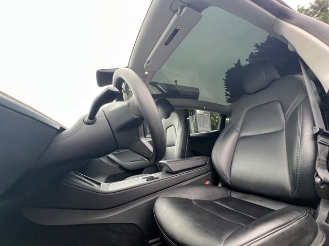 Used 2023 Tesla Model Y Long Range AWD/4WD image 18