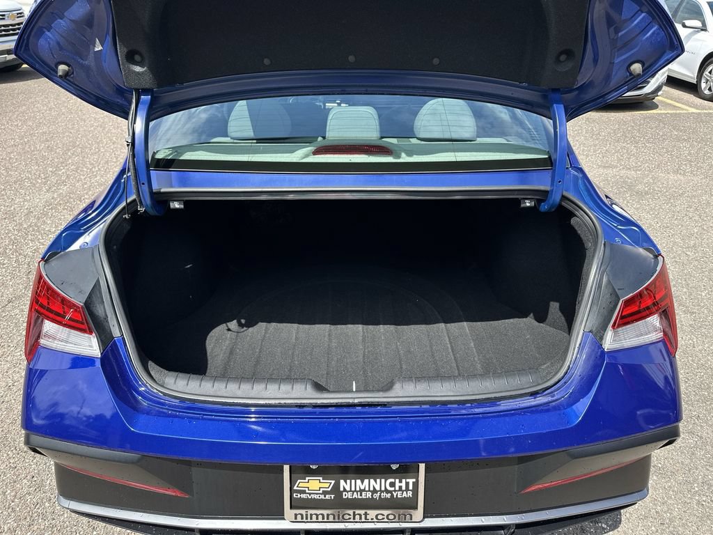 Used 2025 Hyundai Elantra SEL FWD image 25