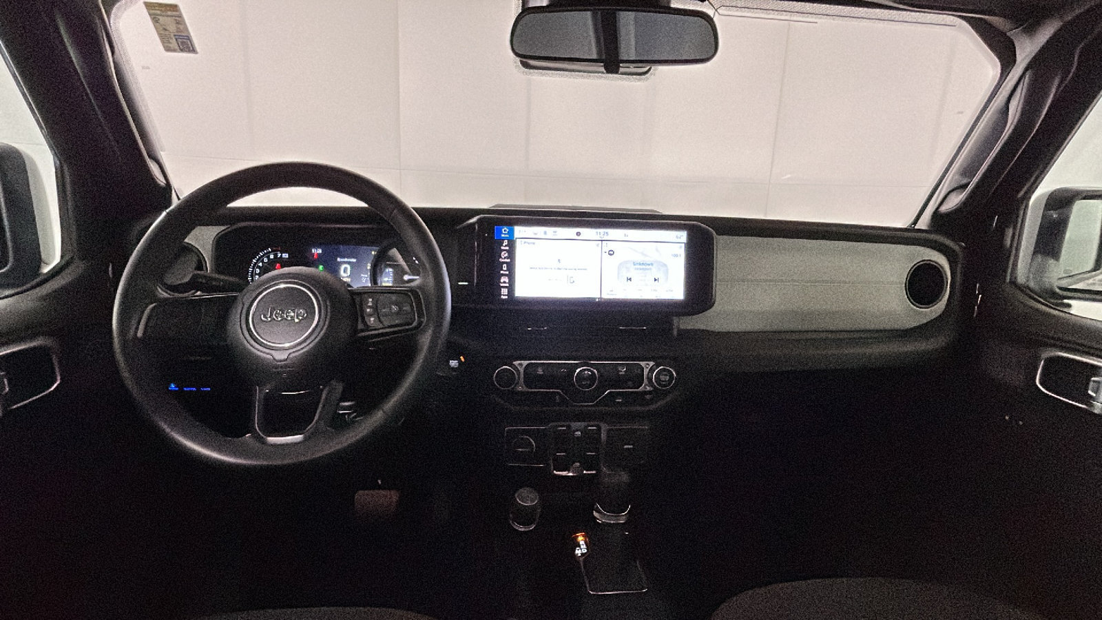 Used 2024 Jeep Wrangler Unlimited AWD/4WD image 31
