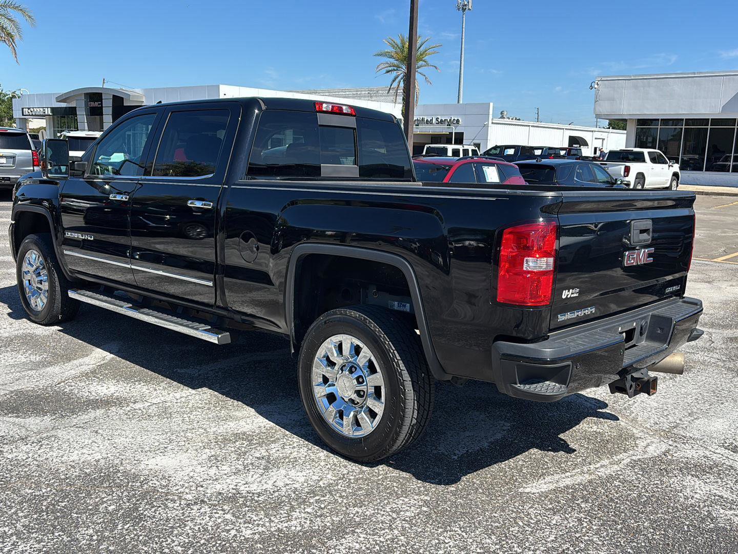 Used 2019 GMC Sierra 2500 Denali w/ Duramax Plus Package AWD/4WD image 5