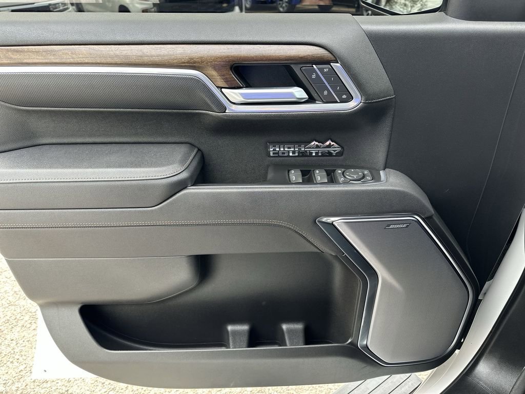 Used 2025 Chevrolet Silverado 1500 High Country image 31