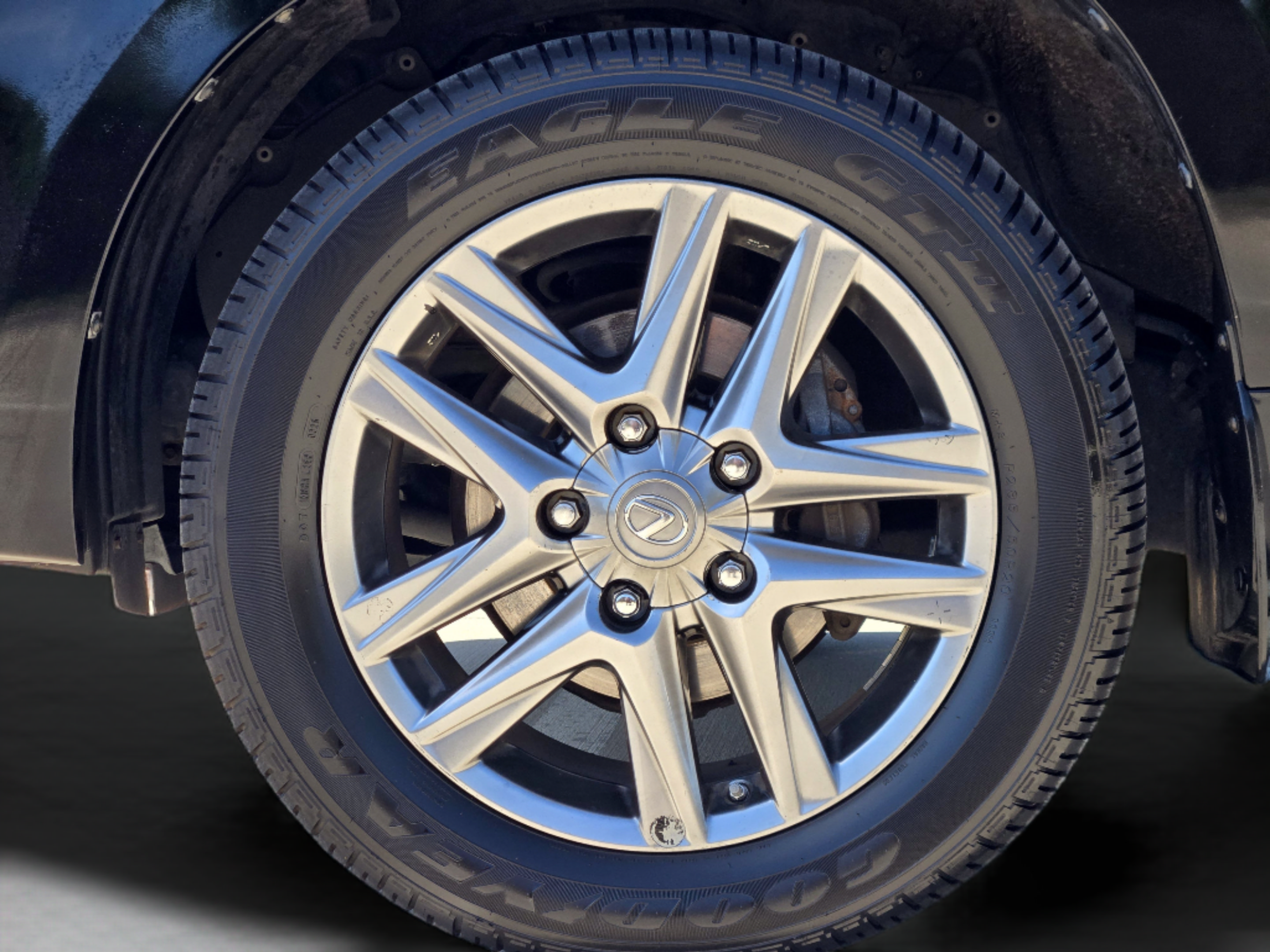 Used 2014 Lexus LX 570 4WD w/ Luxury Package image 32