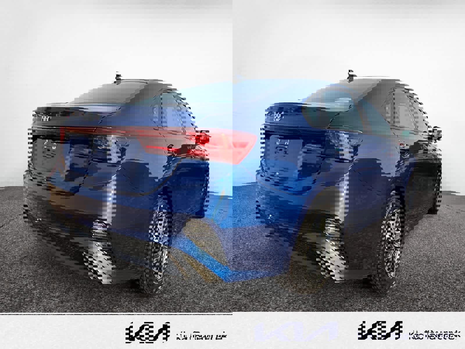 Used 2024 Kia Forte LXS w/ LXS Technology Package image 5