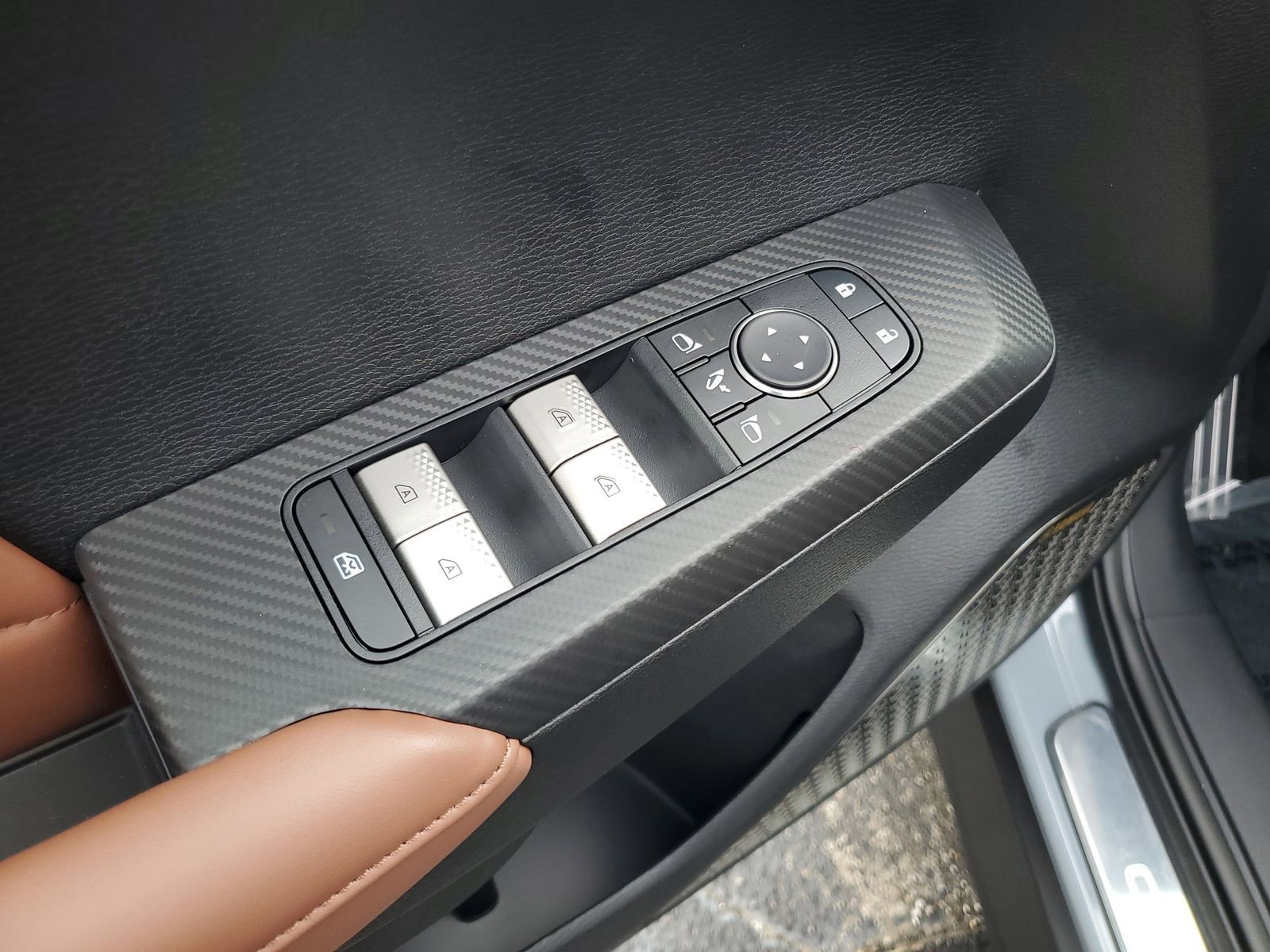 New 2026 Mitsubishi Outlander SEL image 9