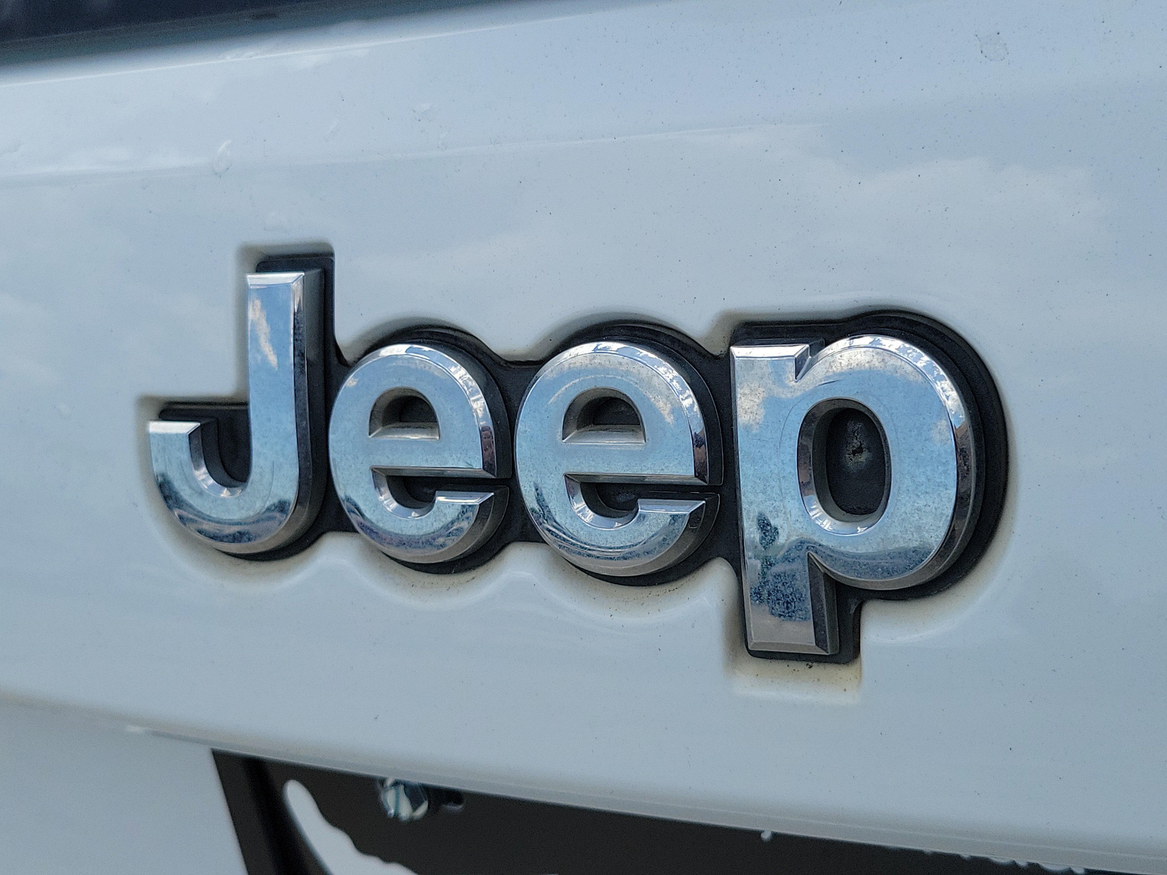 Used 2018 Jeep Grand Cherokee Overland AWD/4WD image 6