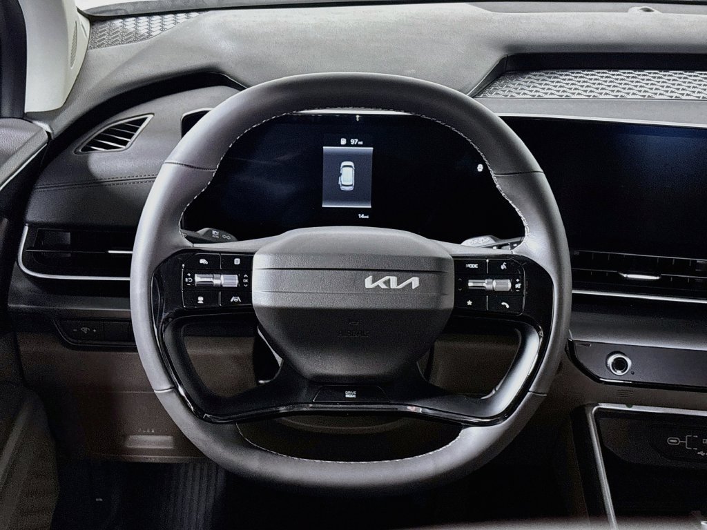 New 2027 Kia Carnival FWD image 13