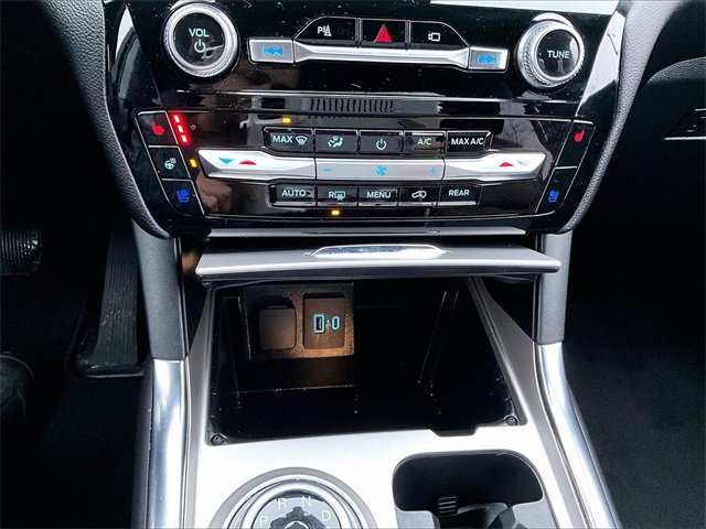 Used 2022 Ford Explorer Limited image 27