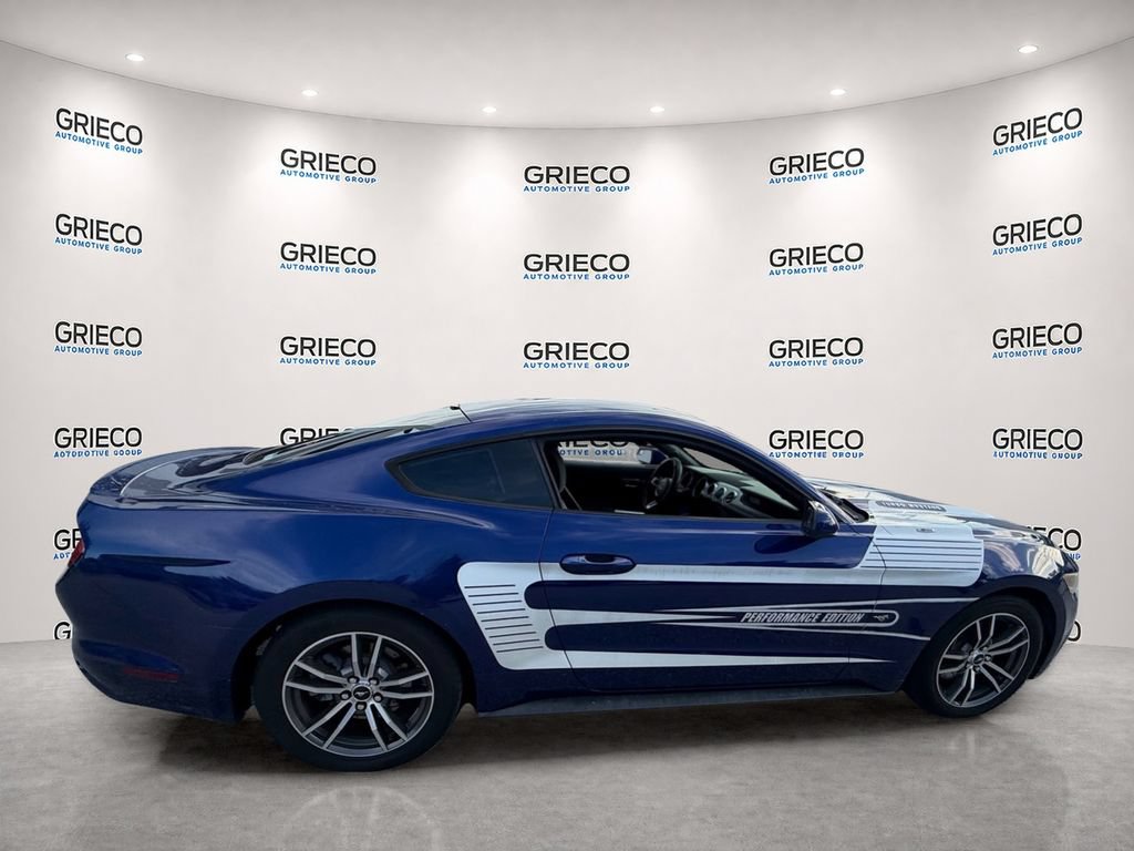 Used 2016 Ford Mustang Coupe RWD image 8