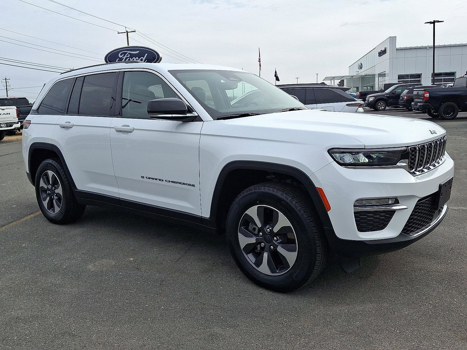 Used 2022 Jeep Grand Cherokee Limited 4xe image 3