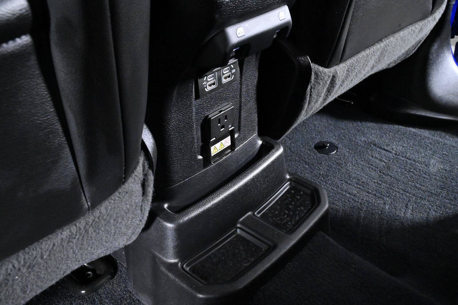 Used 2020 Jeep Wrangler Unlimited Sahara AWD/4WD image 33