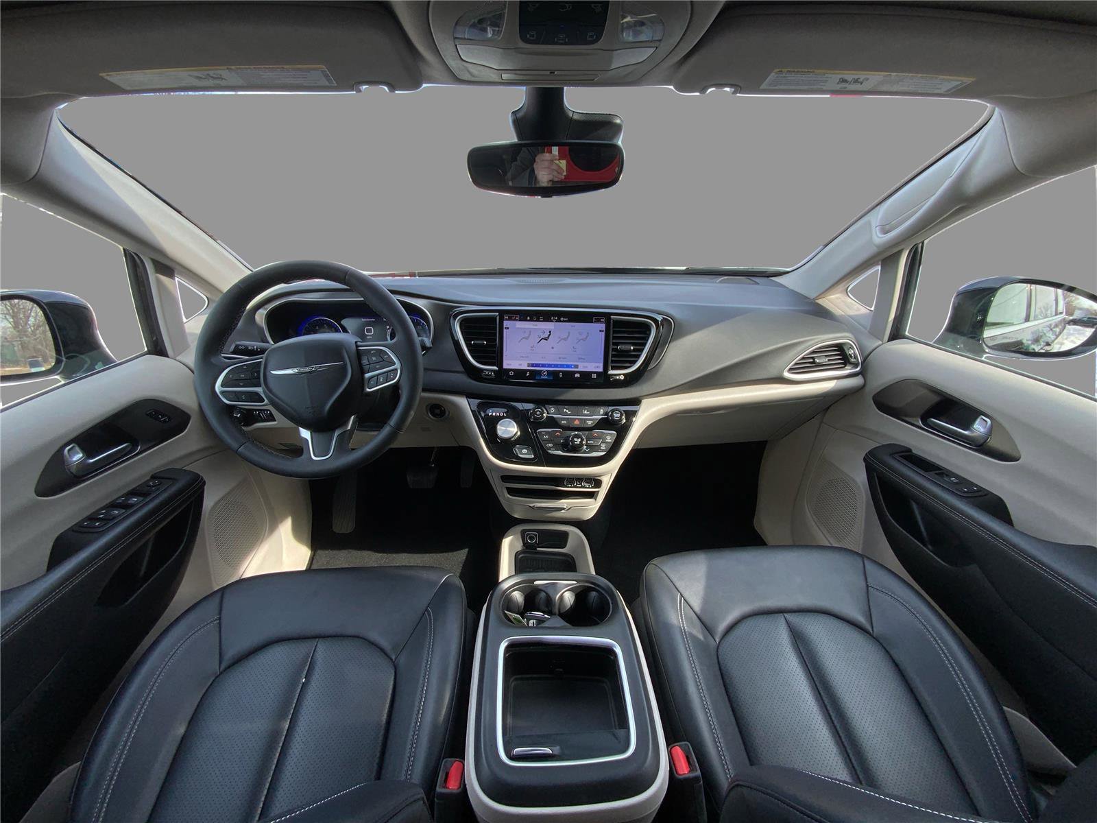 Used 2024 Chrysler Pacifica Touring-L FWD image 22