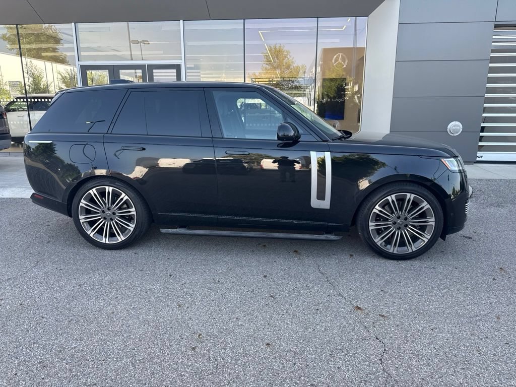 Certified 2024 Land Rover Range Rover SV AWD/4WD image 4
