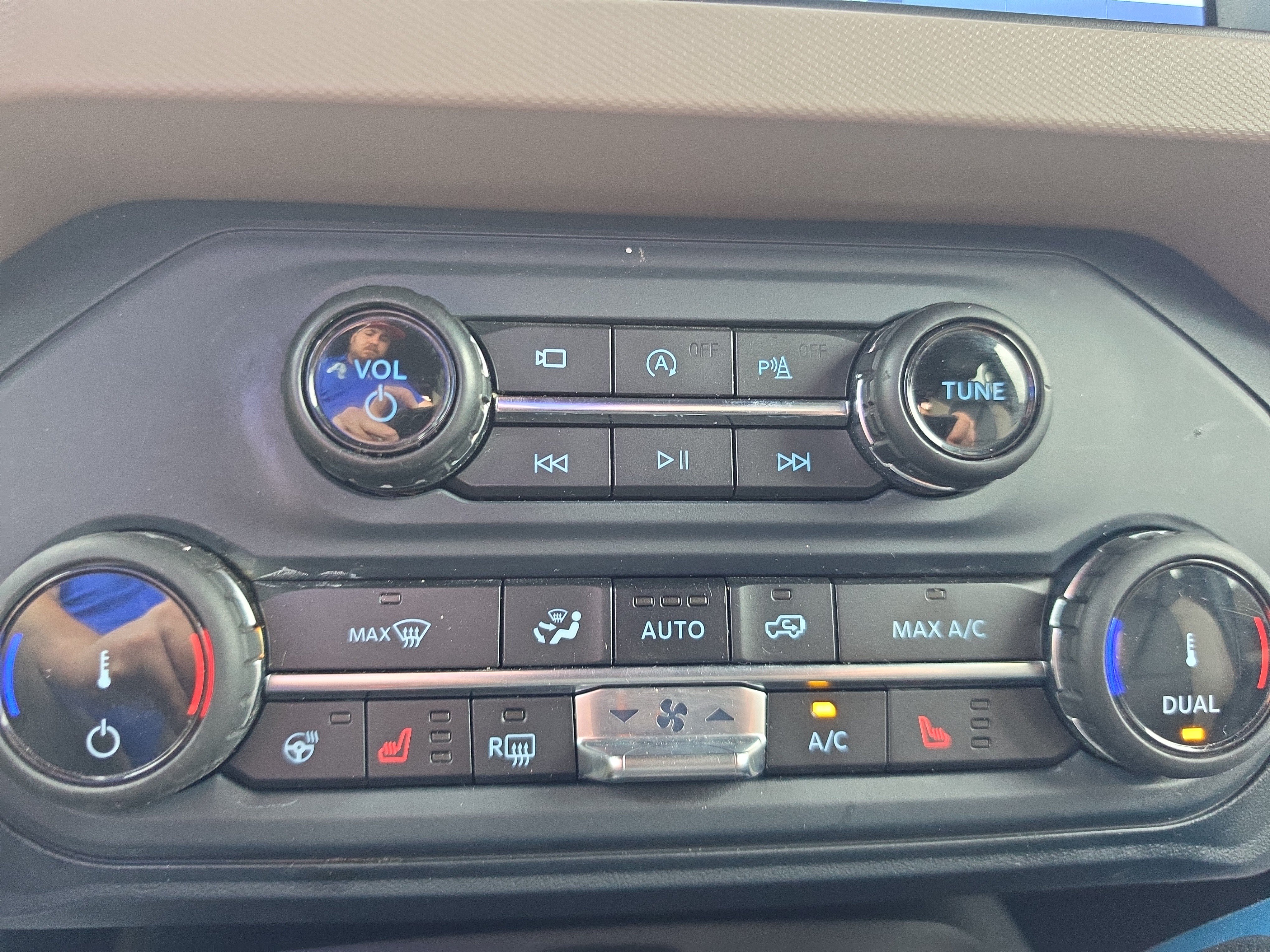 Used 2022 Ford Bronco Wildtrak AWD/4WD image 29