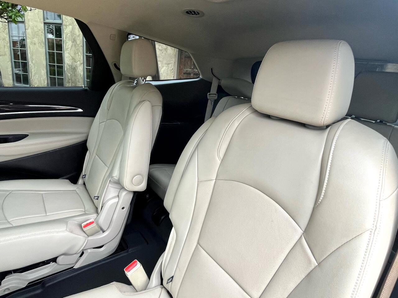Used 2020 Buick Enclave Essence image 43