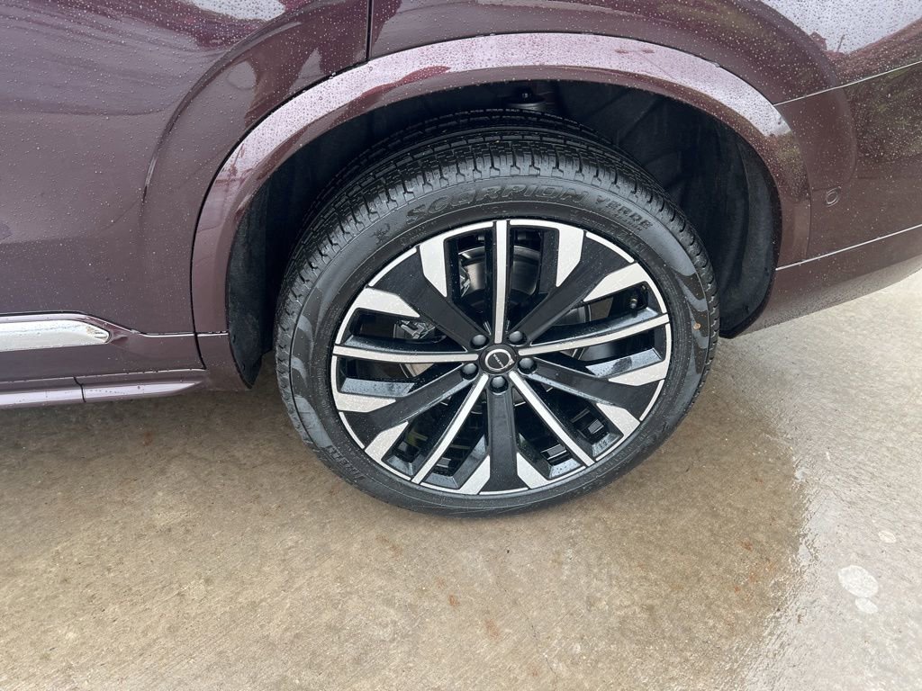 New 2026 Volvo XC90 B6 Plus w/ Protection Package Premier image 10