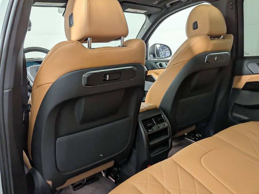 Used 2025 BMW X5 xDrive40i w/ Premium Package image 46