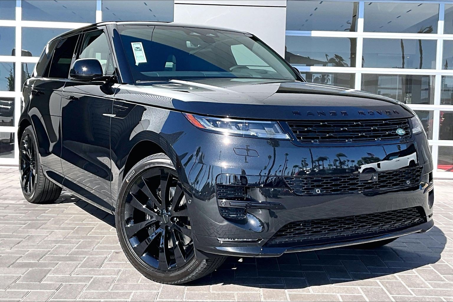 New 2026 Land Rover Range Rover Sport Dynamic SE AWD/4WD image 2