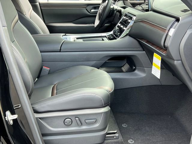 New 2026 Nissan Armada SL w/ Captain's Chari Seat Package image 27