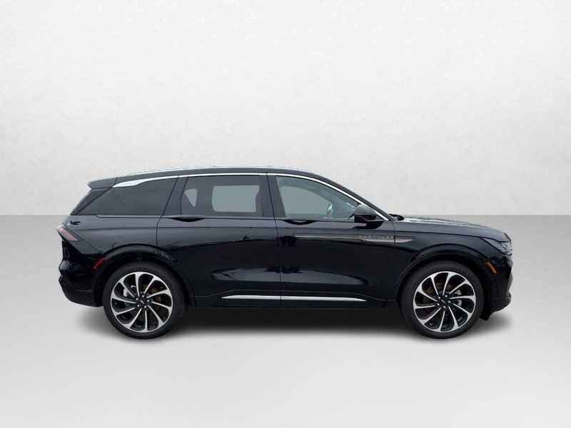 Certified 2024 Lincoln Nautilus Black Label image 4