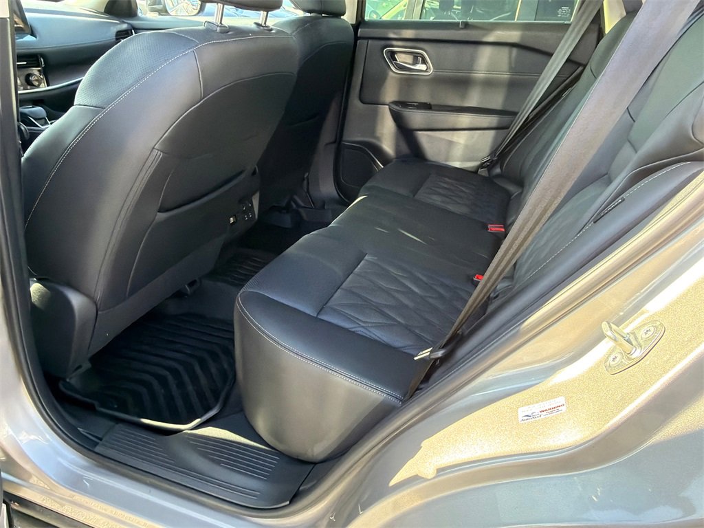 Used 2025 Nissan Rogue Platinum w/ Platinum Premium Package image 21