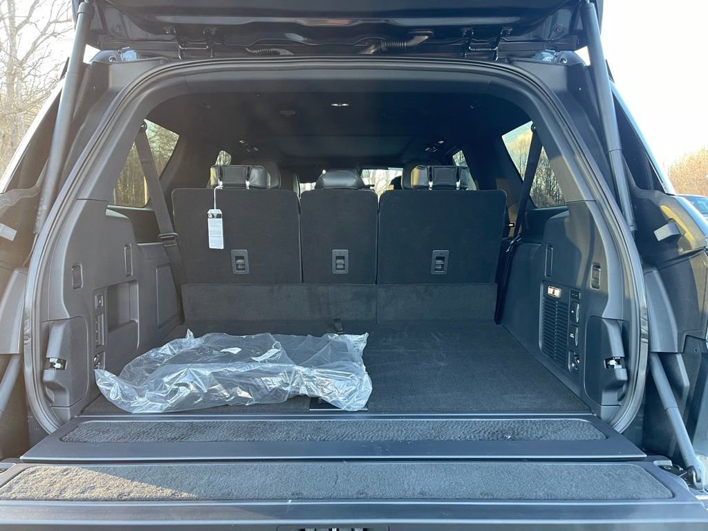 New 2025 Lincoln Navigator L Reserve w/ Jet Appearance Package image 23