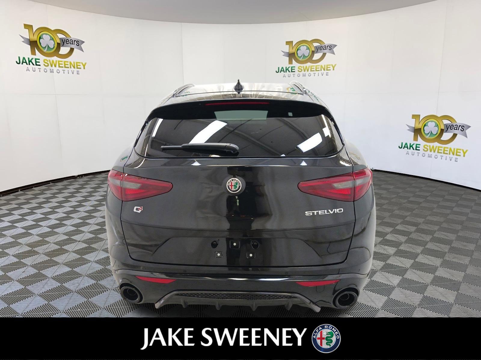 New 2022 Alfa Romeo Stelvio Veloce image 7