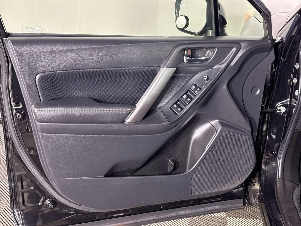 Used 2015 Subaru Forester 2.5i Limited AWD/4WD image 10