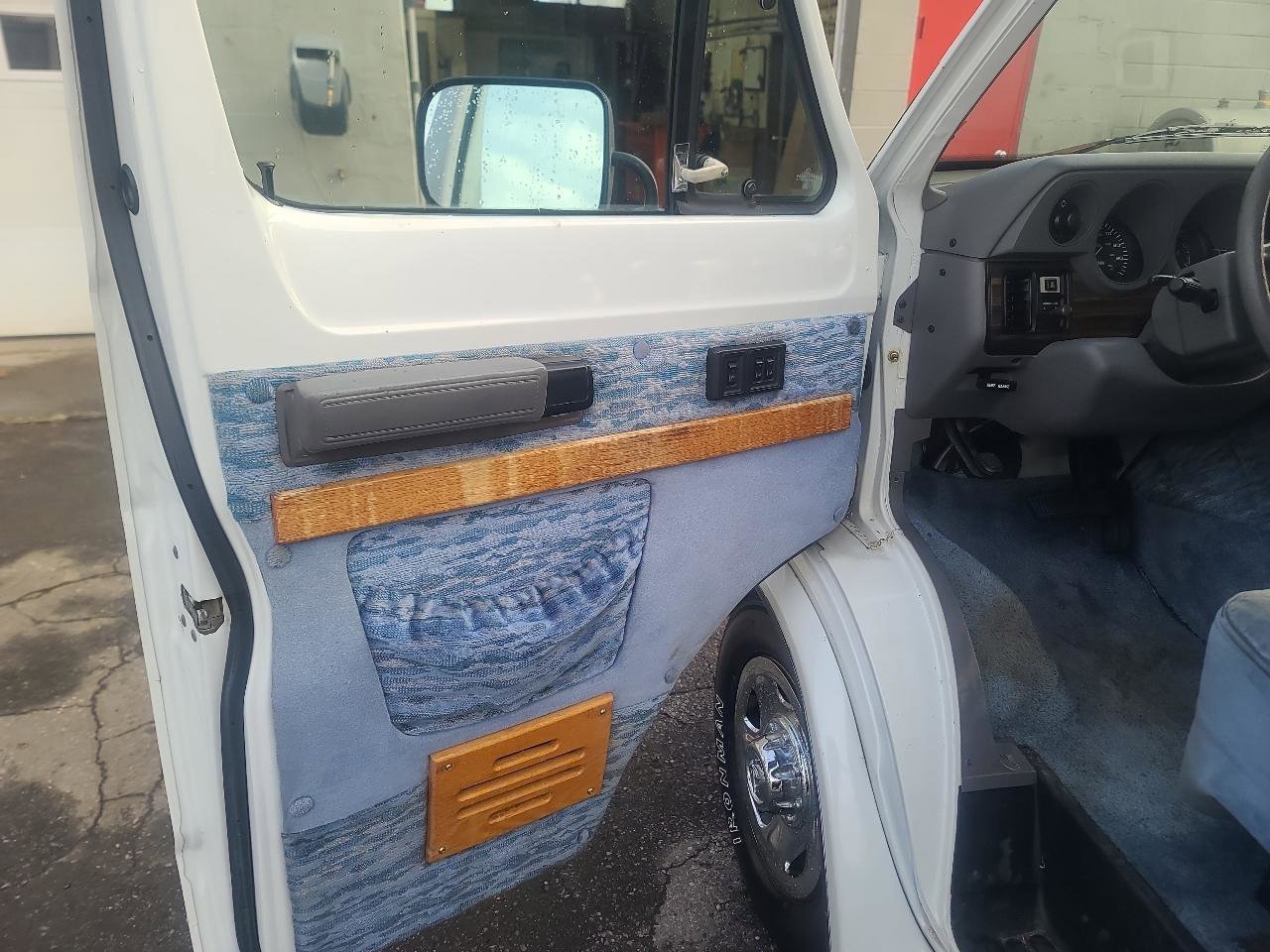 Used 1996 Dodge B3500 RWD image 14